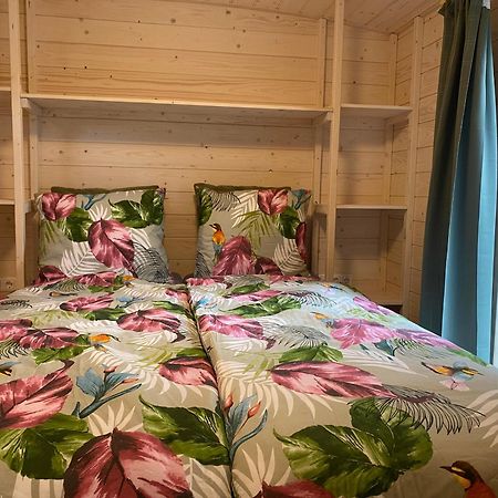 Camping Het Vossenhol 에르멜로 외부 사진