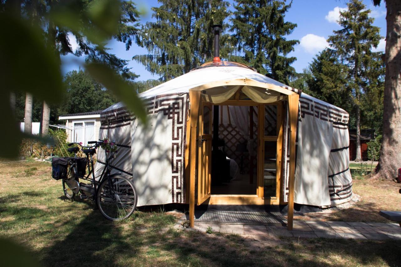 Camping Het Vossenhol 에르멜로 외부 사진