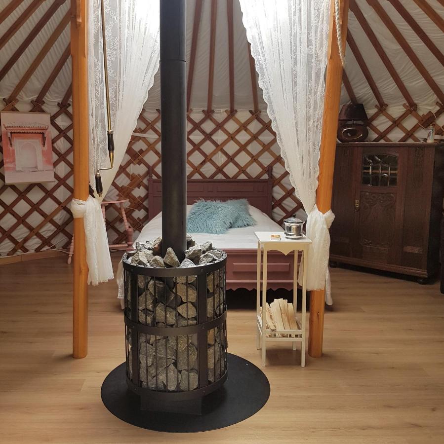 Camping Het Vossenhol 에르멜로 외부 사진