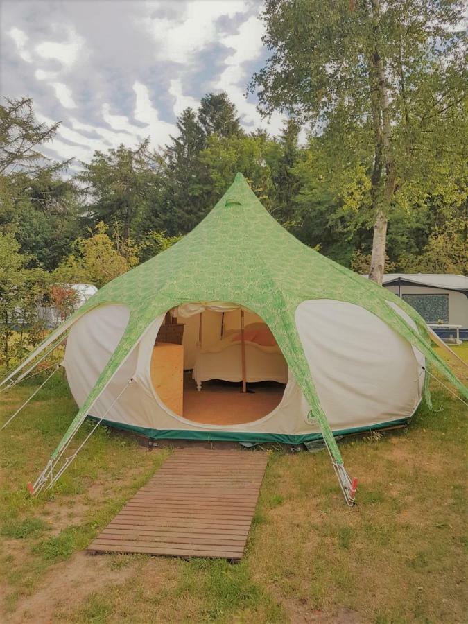 Camping Het Vossenhol 에르멜로 외부 사진