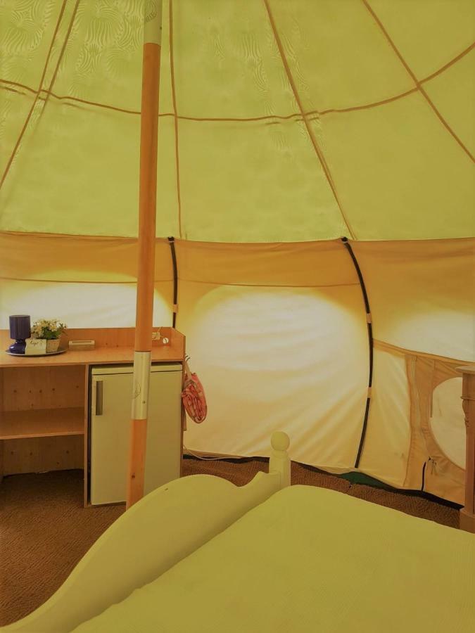 Camping Het Vossenhol 에르멜로 외부 사진